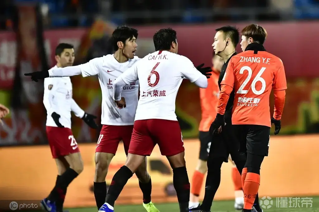 开云体育在线-球队内部矛盾激化，备战功亏一篑的简单介绍