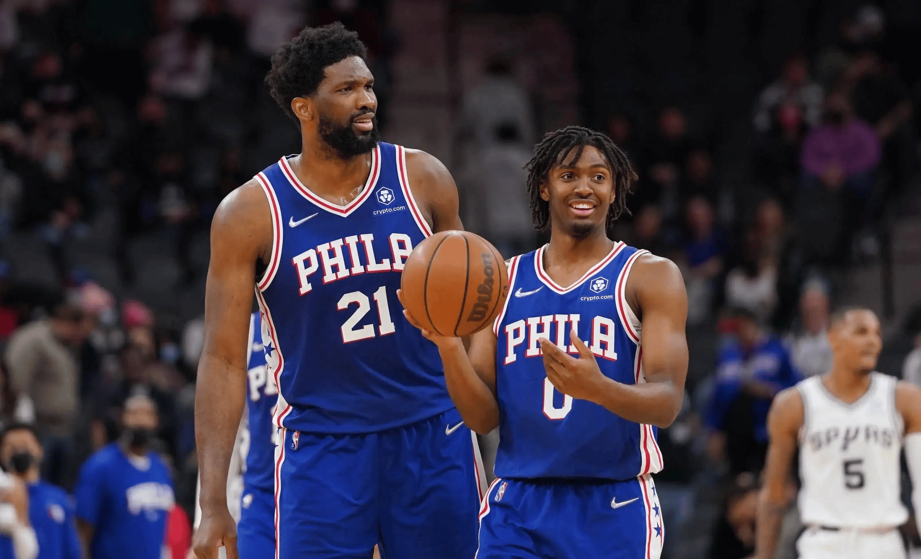 76人大胜湖人,恩比德狂砍55分 76人大胜湖人,恩比德狂砍55分