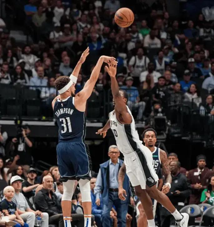 开云体育在线登录-关于勇士胜马刺，汤普森效力全场23分一举帮队逆转的信息