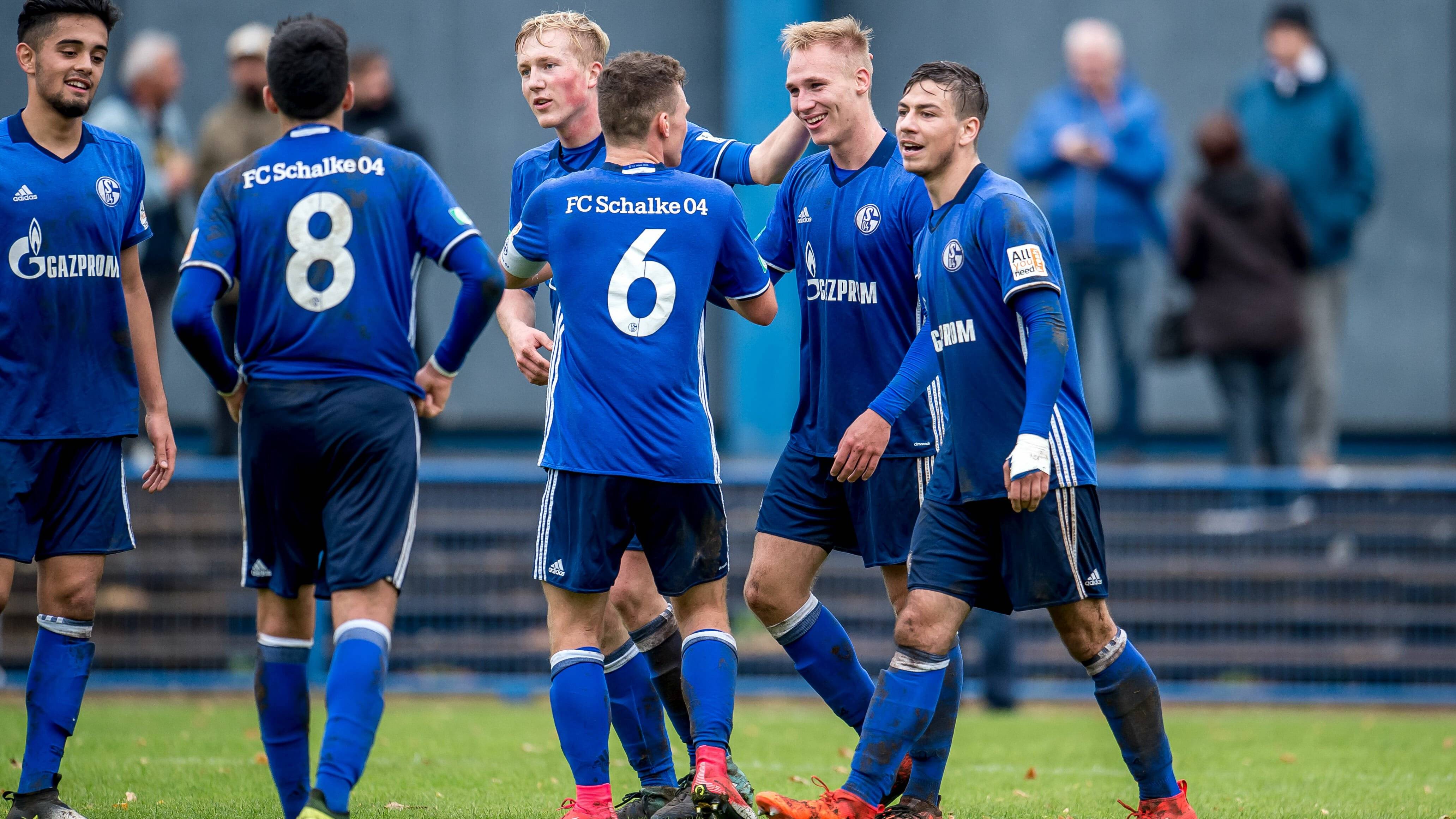 关于主场气氛热烈,球队守卫主场取得胜利的信息 关于主场气氛热烈,球队守卫主场取得胜利的信息